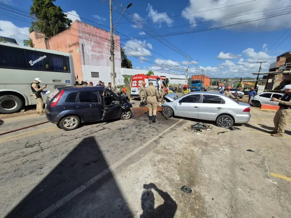 3º Batalhão de Bombeiro Militar atende ocorrência de colisão na PB-073, em Guarabira